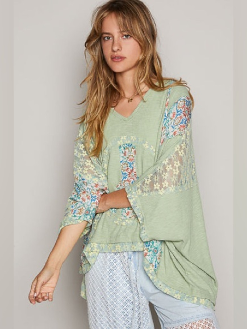 POL Oversized Peace Sign Patch Hooded Top in Sage/Yellow - Picture 2 of 8